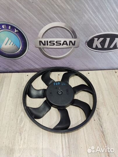 Вентилятор радиатора охлаждения двигателя диффузор