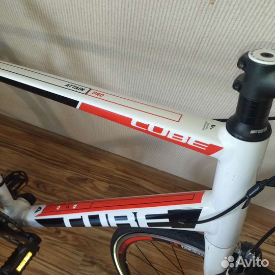 Шоссейный Cube Attain Pro road 60 см велосипед