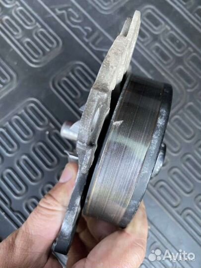 Помпа Toyota rav 4 4 поколения 3zr-fe