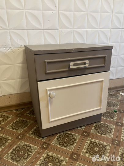 Тумба прикроватная