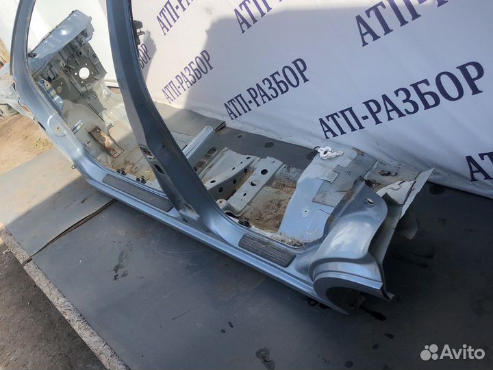 Левый бок almera N16