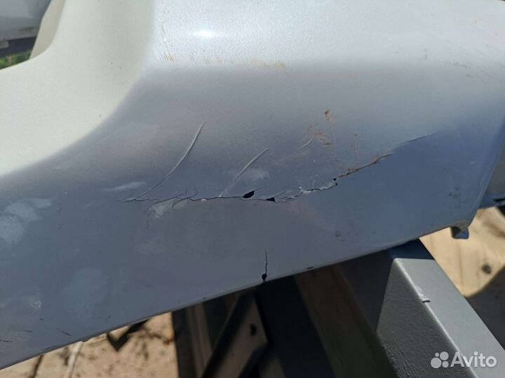 Продам передний бампер на Тойота Ленд Крузер 200