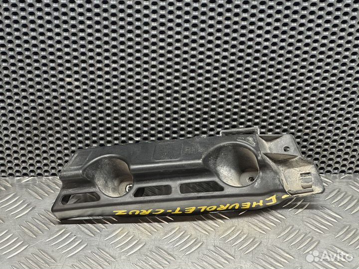 Кронштейн бампера заднего Chevrolet Cruze J300