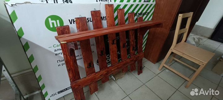 Вешалка настенная деревянная