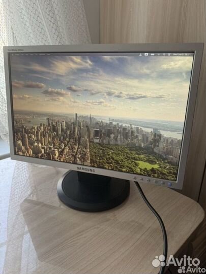 Монитор Samsung 923NW