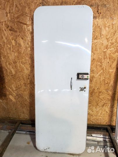 Дверь для кемпера