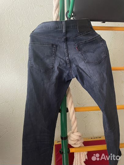 Джинсы levis