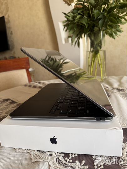 Macbook air m2 13.6 256gb