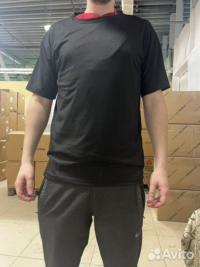 Футболка мужская, много разных футболок