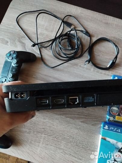 Sony PS4 slim 1tb