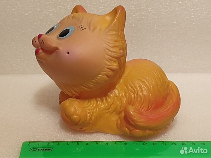 Игрушка. Кот. Большой. Высота - 14 см. Резина