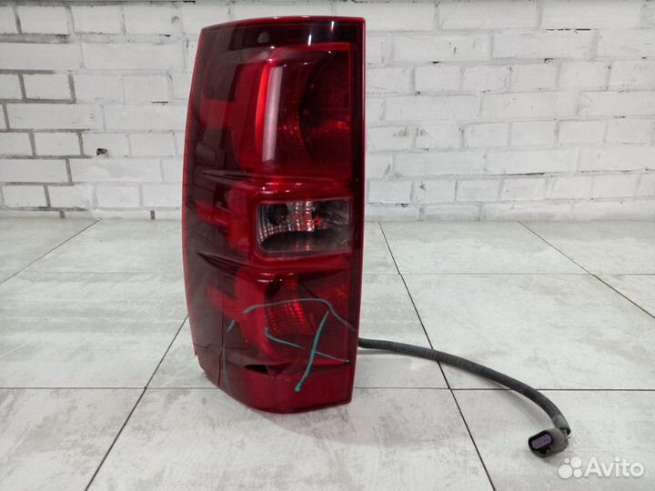 Фонарь левый Chevrolet Tahoe GMT900 5.3L V8 2008