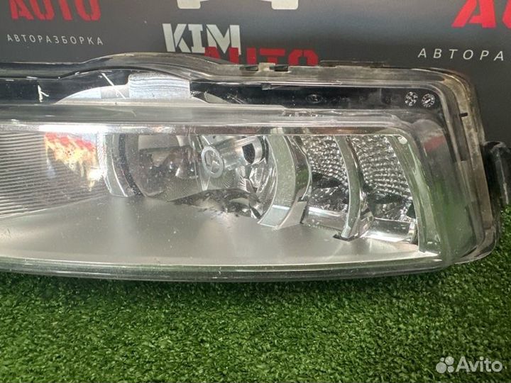 Фара противотуманная передняя правая Skoda Rapid