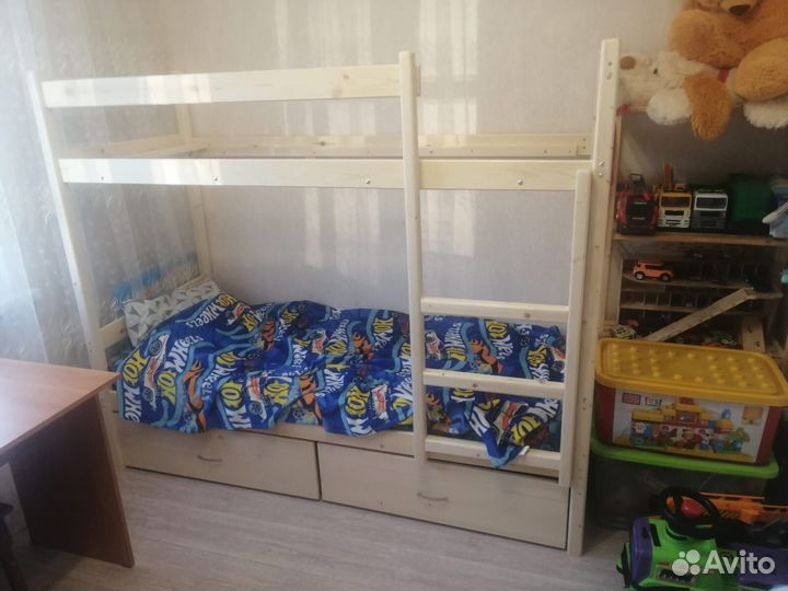 Двухъярусная кровать классика