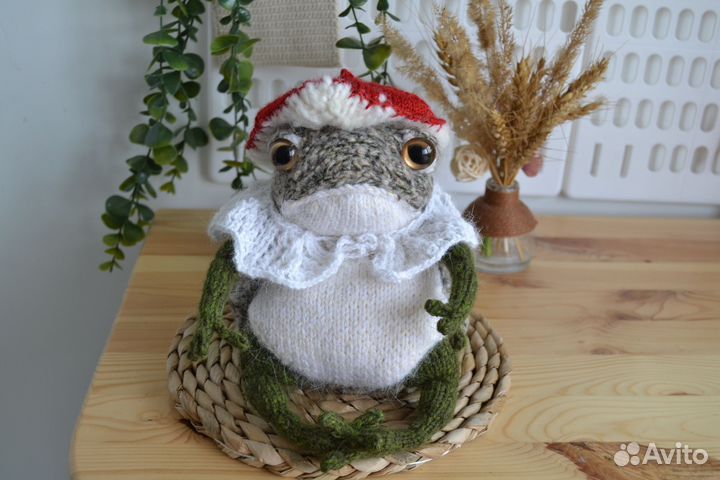 Жаба вязаная ручной работы