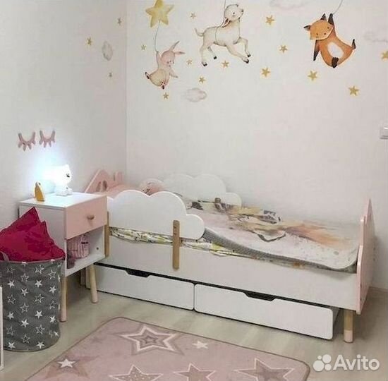 Детская кровать с мягкой спинкой