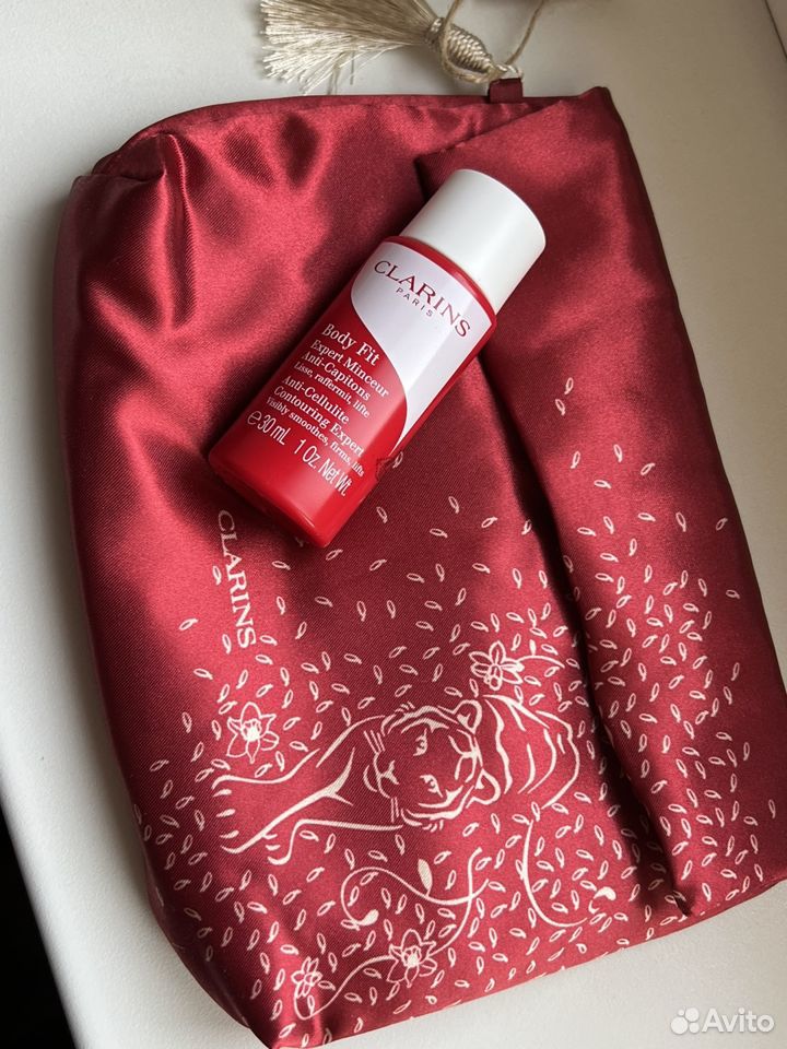 Clarins. Антицеллюлитный крем-гель Body Fit