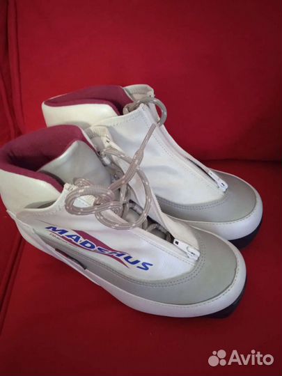 Коньки Bauer, лыжные ботинки Madshus, Fischer