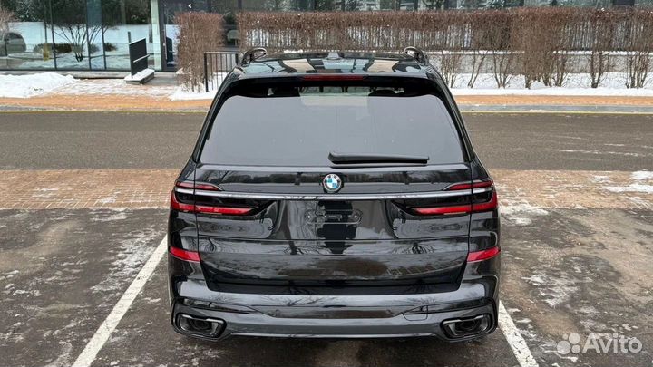 BMW X7 3.0 AT, 2024, 25 км