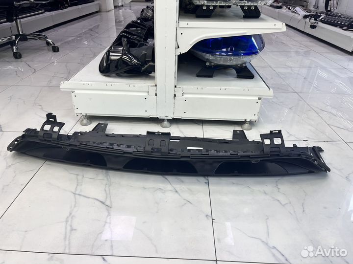 Передний бампер GLE V167 AMG