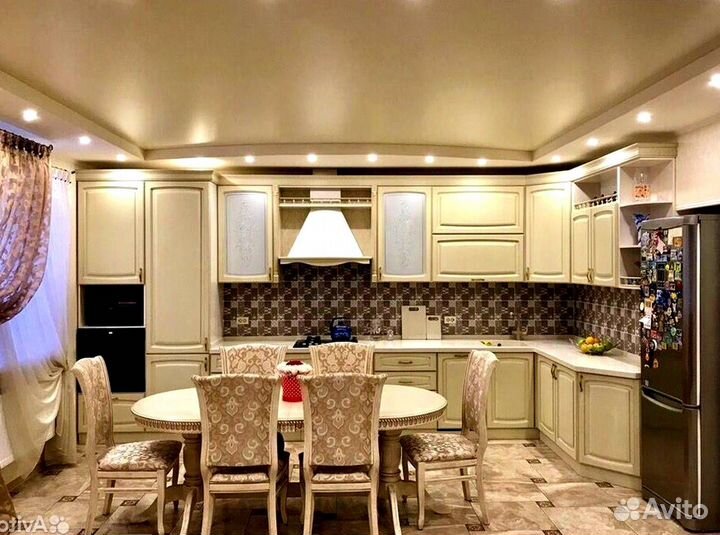 Кухонные гарнитуры современные