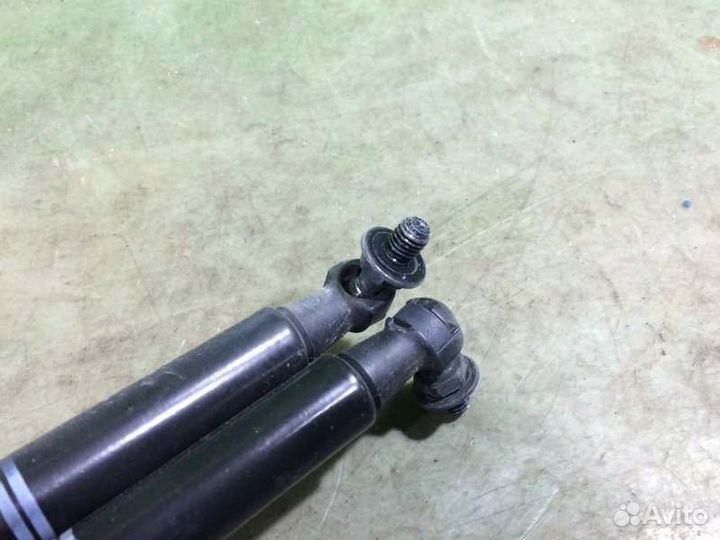 Амортизатор двери багажника Toyota Passo KGC30 1KR