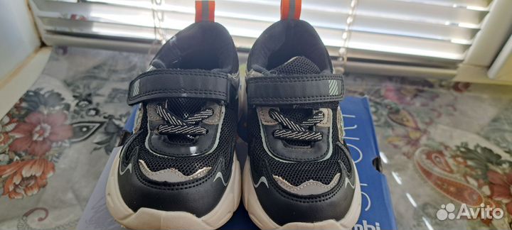 Кроссовки детские