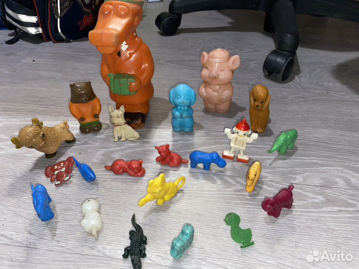 Старые игрушки животных