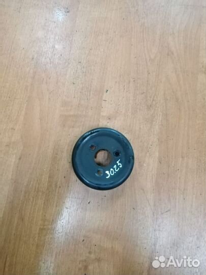 Водяной насос Шкив помпы Mazda MPV II (LW) L3