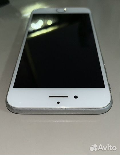 iPhone 8, 64 ГБ