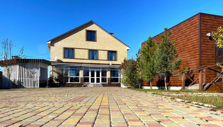 Коттедж 500 м² на участке 10 сот.