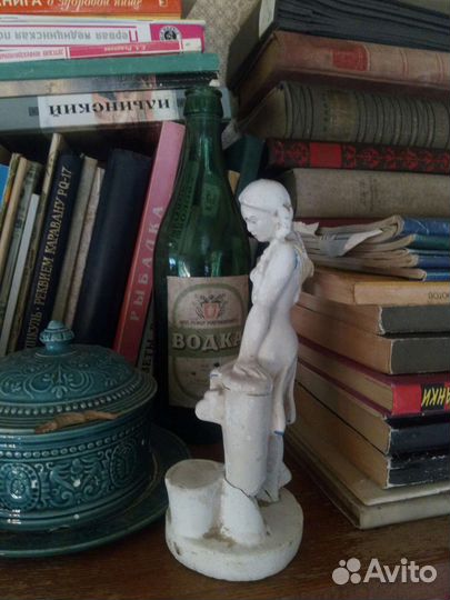 Настольная фигурка