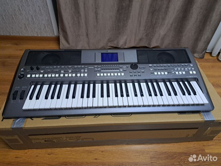 Yamaha PSR S 670