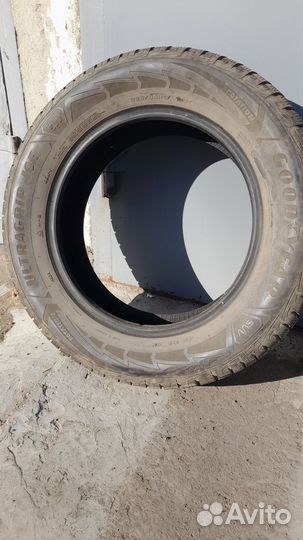 Goodyear UltraGrip 225/65 R17