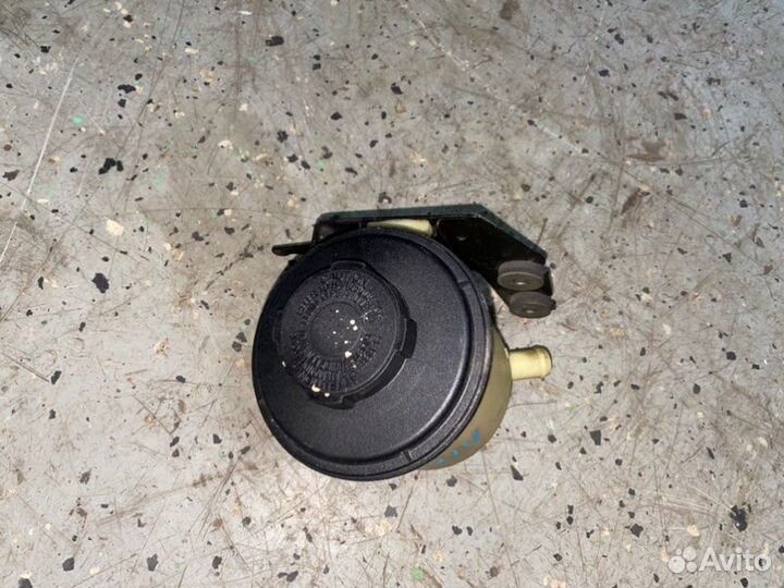 Бачок гидроусилителя Nissan Primera P12 седан