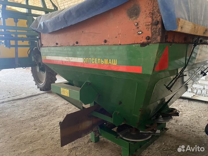 Разбрасыватель удобрений Оптсельмаш Фермер 900, 2018