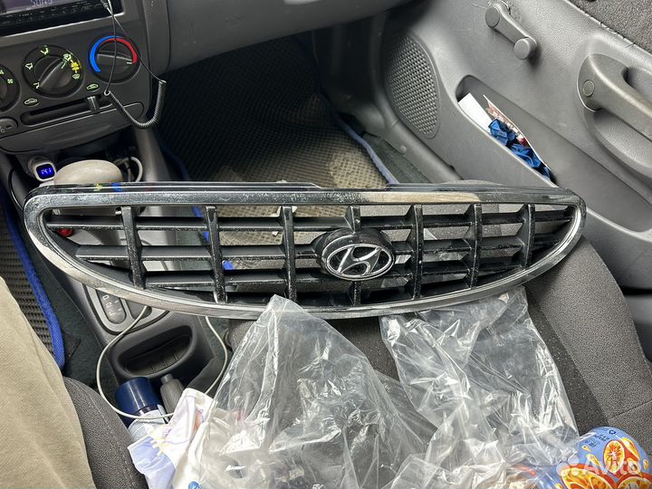 Решетка радиатора hyundai accent 2