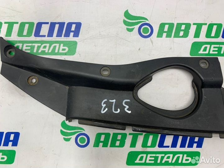 Накладка замка капота передняя Hyundai Santa Fe