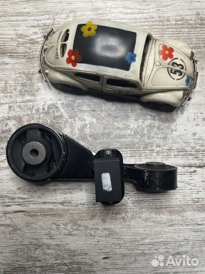 Подушка двигателя Toyota