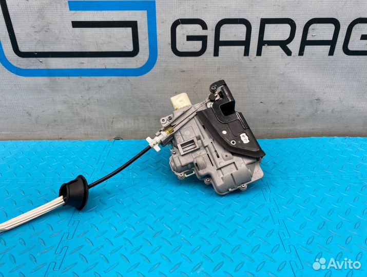 Замок двери передний левый Porsche Cayenne 958