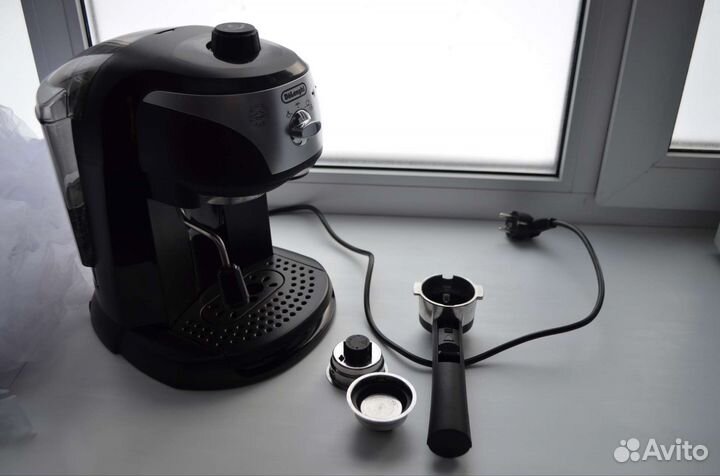 Кофемашина Delonghi EC 221 B