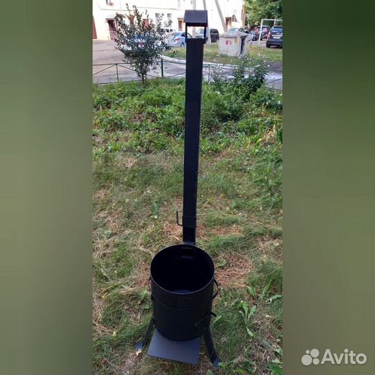 Печь для казана с дверцей и трубой