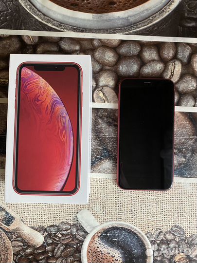 Телефон iPhone XR
