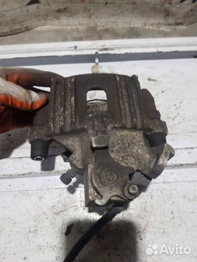 Суппорт задний правый Mini Cooper R50