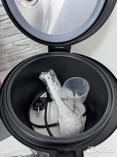 Мультиварка Redmond новая