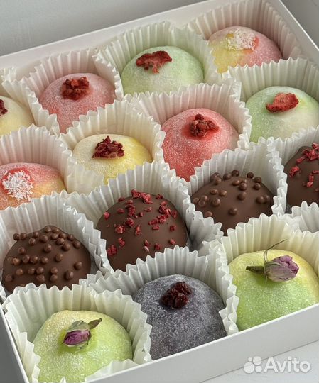 Моти, Макаронс, Шоколадные финики