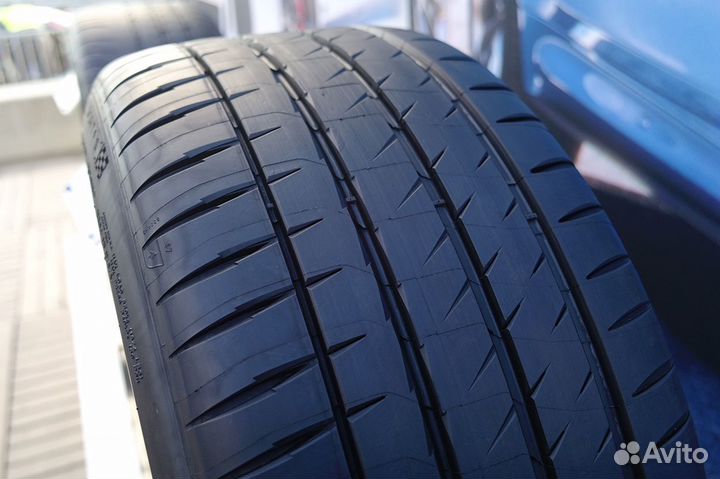Michelin Pilot Sport 4 275/40 R20 и 315/35 R20 110Y