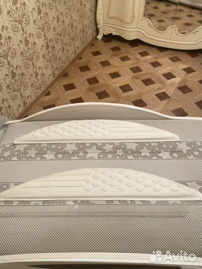 Детская кровать машинка