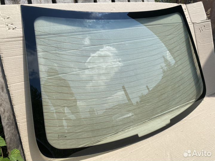 Стекло заднее Hyundai Solaris седан