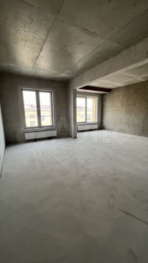 2-к. квартира, 79,6 м², 2/6 эт.